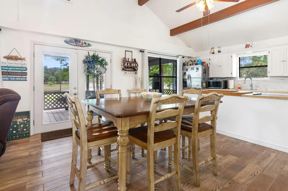 628 County Road 452 Bronson, TX 75930