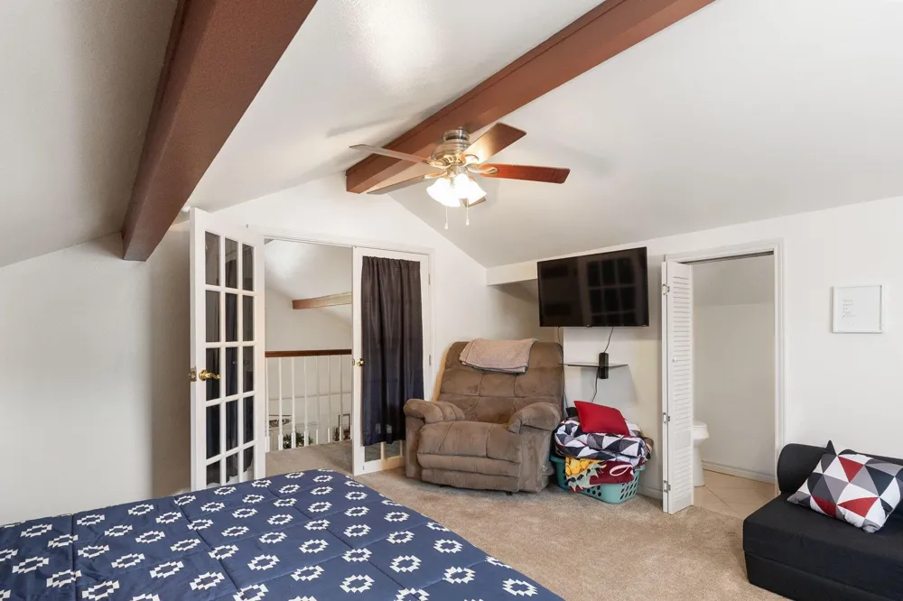 628 County Road 452 Bronson, TX 75930