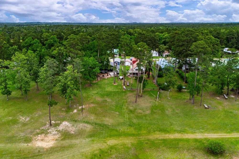 628 County Road 452 Bronson, TX 75930