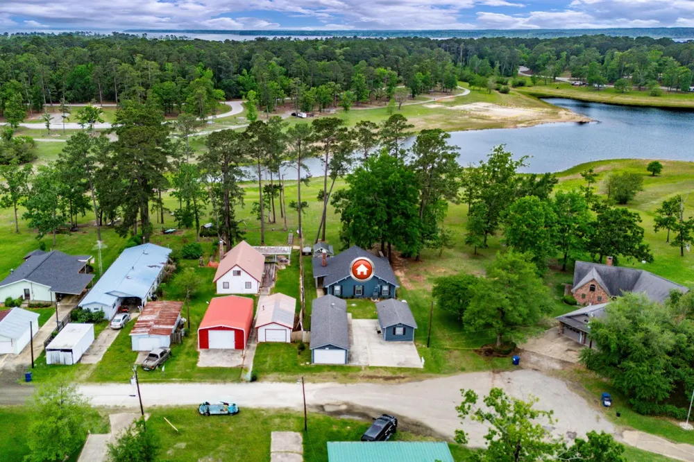 628 County Road 452 Bronson, TX 75930