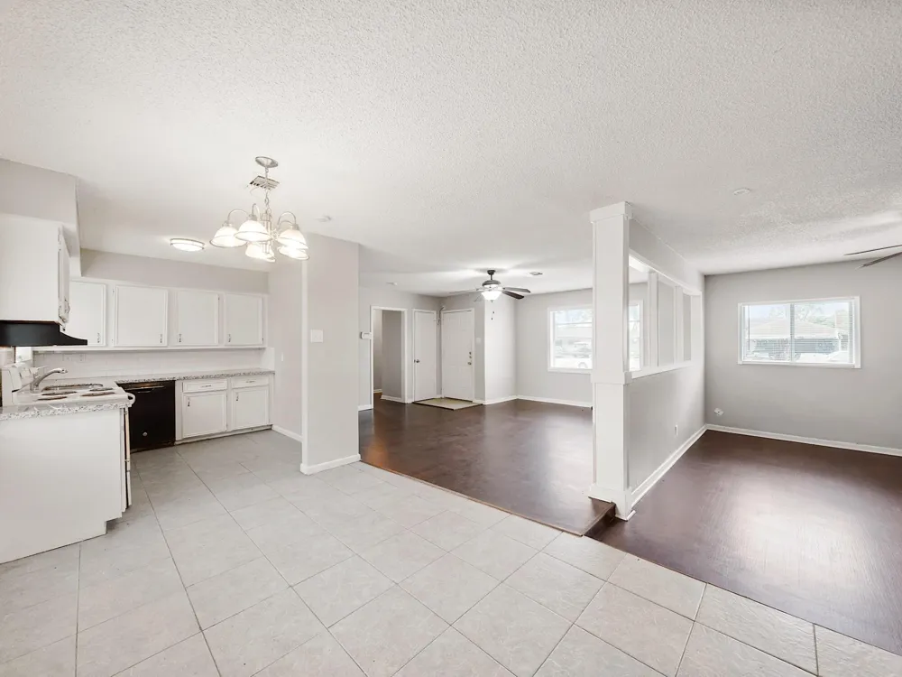 3006 14th Avenue Texas City, TX 77590