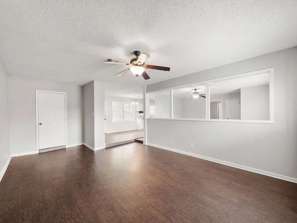 3006 14th Avenue Texas City, TX 77590