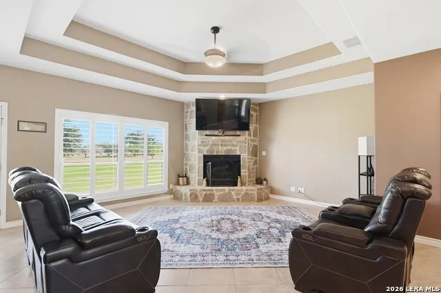 717 Jack Nicklaus Devine, TX 78016