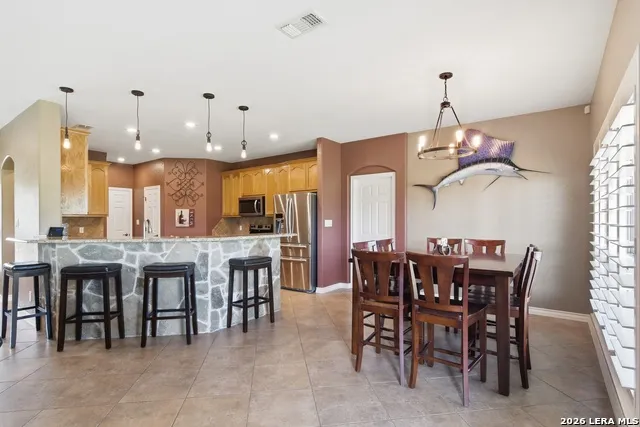 717 Jack Nicklaus Devine, TX 78016
