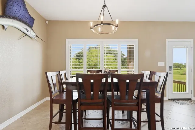 717 Jack Nicklaus Devine, TX 78016