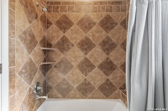 717 Jack Nicklaus Devine, TX 78016