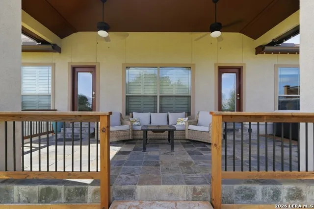 717 Jack Nicklaus Devine, TX 78016