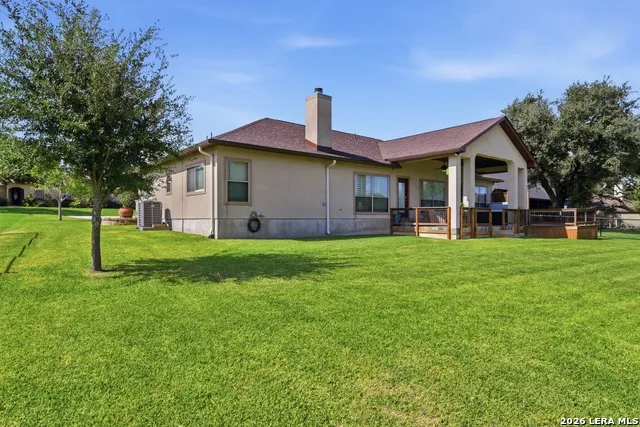 717 Jack Nicklaus Devine, TX 78016