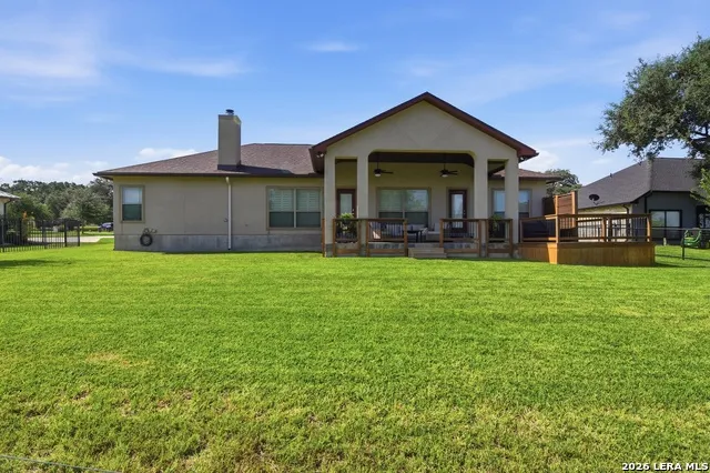 717 Jack Nicklaus Devine, TX 78016