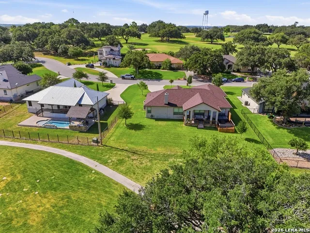 717 Jack Nicklaus Devine, TX 78016