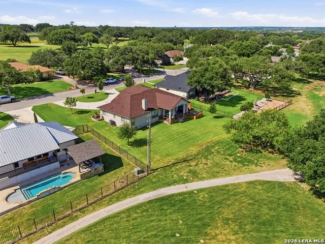 717 Jack Nicklaus Devine, TX 78016