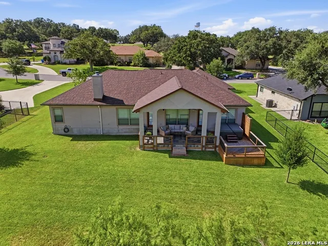 717 Jack Nicklaus Devine, TX 78016