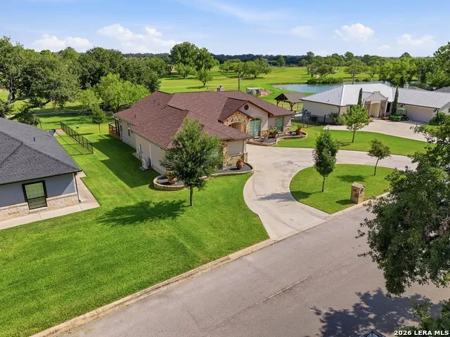 717 Jack Nicklaus Devine, TX 78016