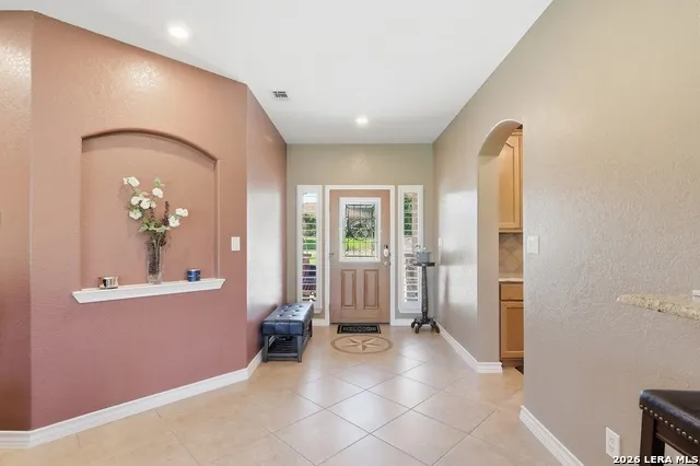 717 Jack Nicklaus Devine, TX 78016