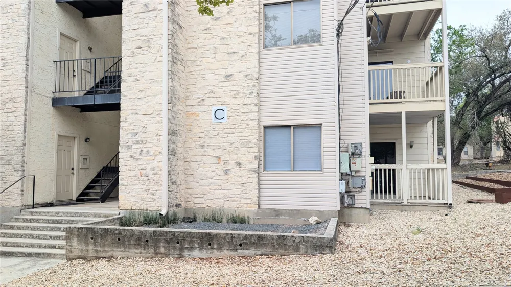1013 Chestnut Street #C2 San Marcos, TX 78666
