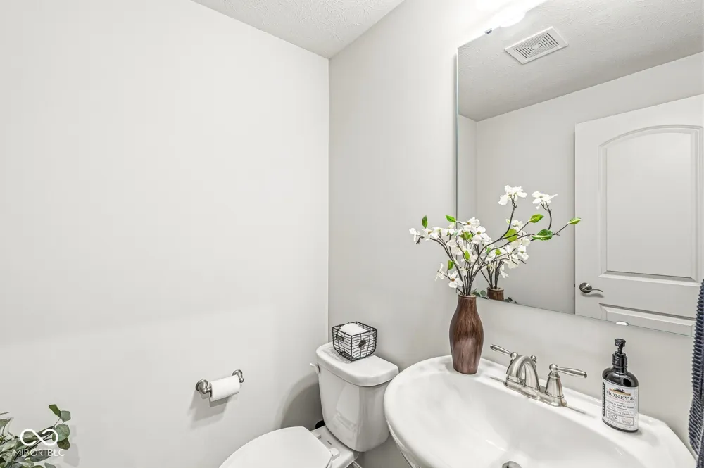 3261 Morab Drive Zionsville, IN 46077