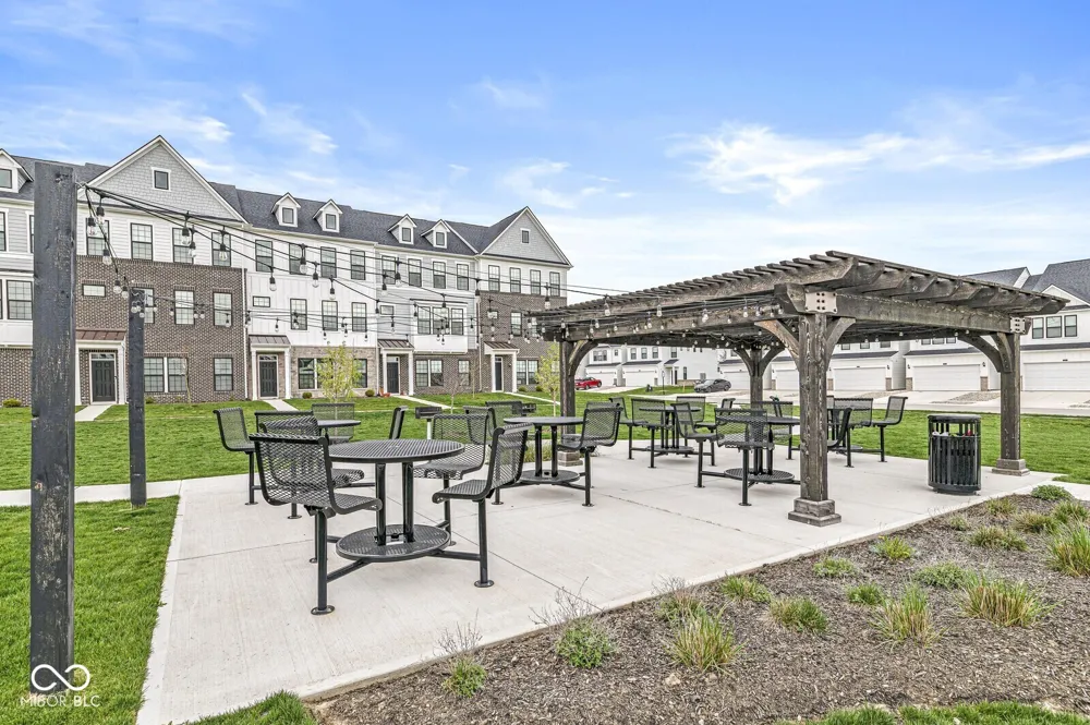 3261 Morab Drive Zionsville, IN 46077