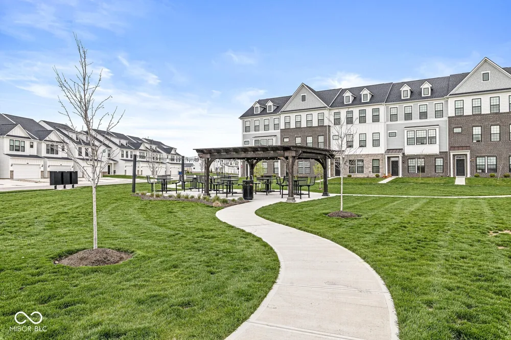 3261 Morab Drive Zionsville, IN 46077