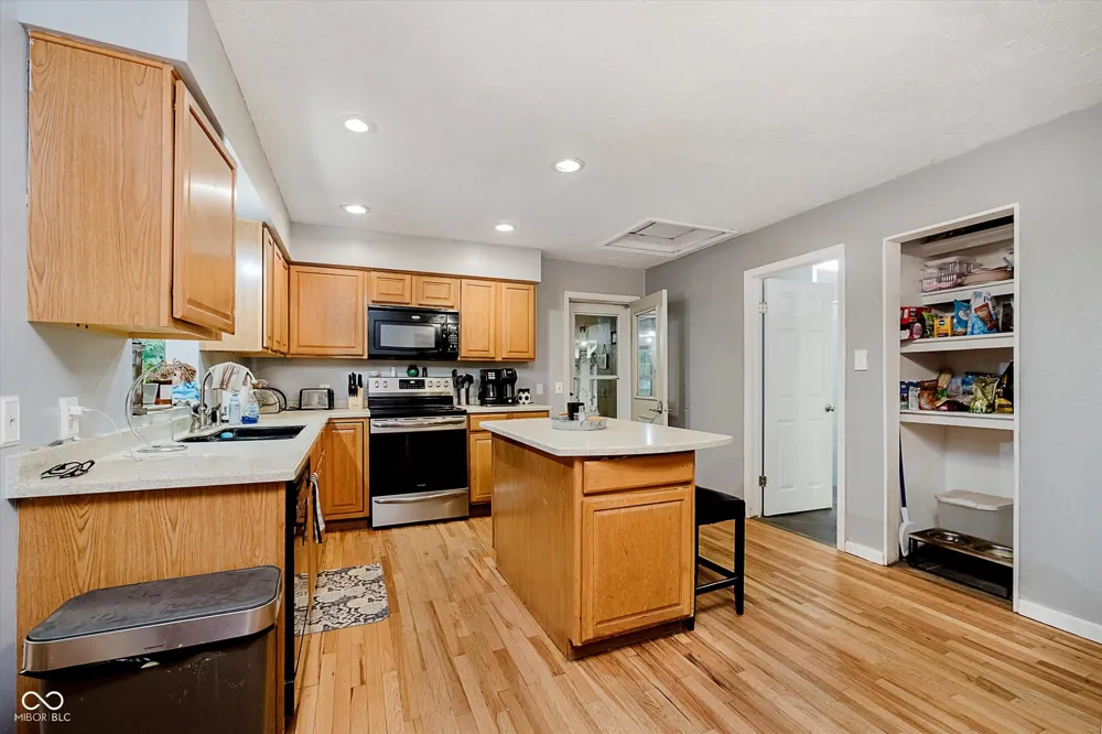 9131 E 256th Street Arcadia, IN 46030