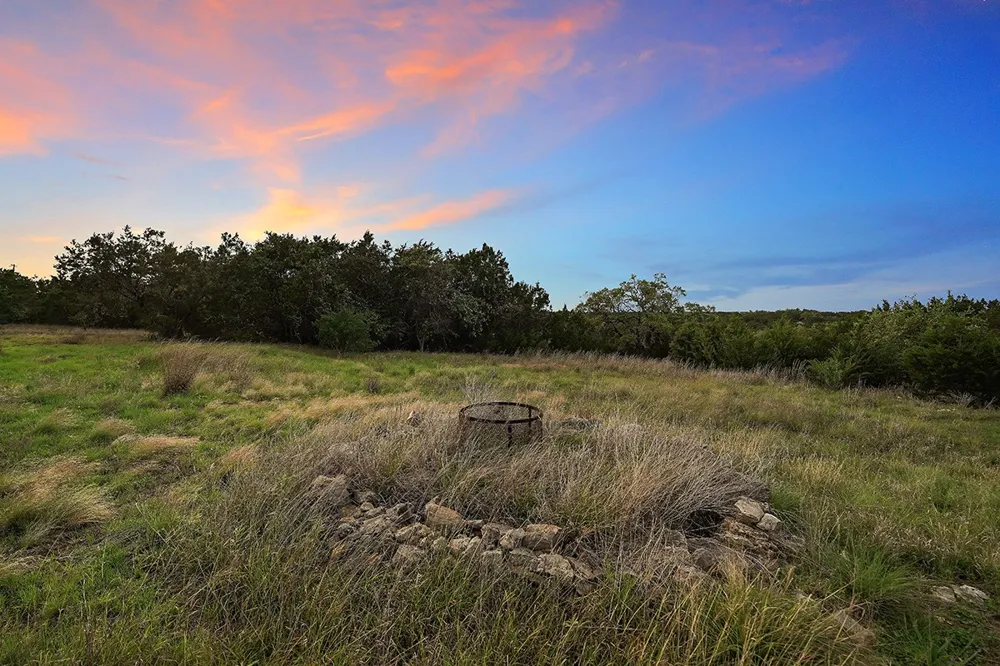 102 Rocky Creek Road Dripping Springs, TX 78620