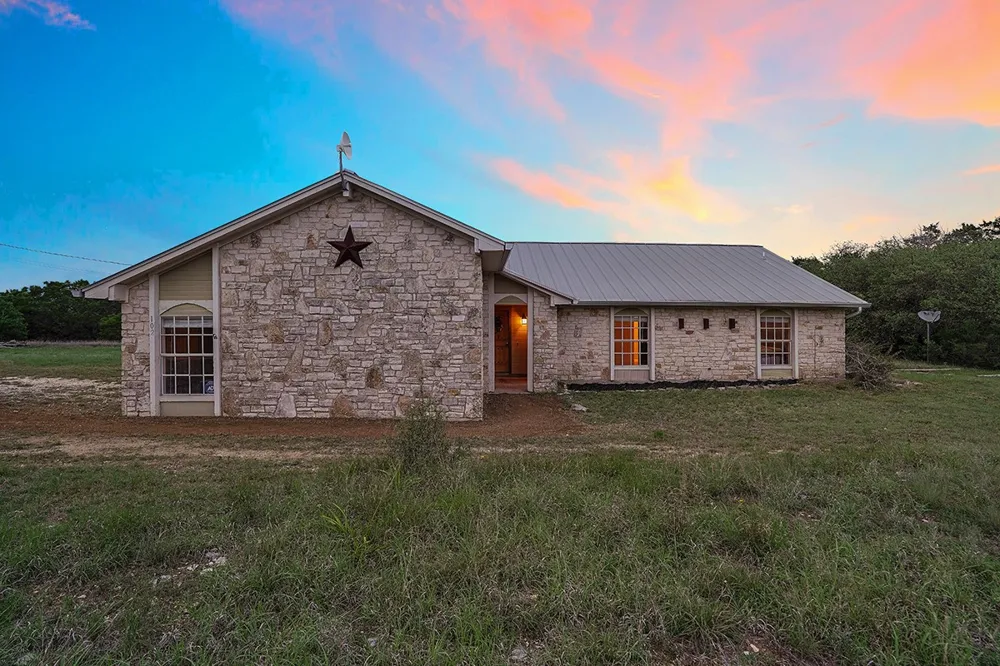 102 Rocky Creek Road Dripping Springs, TX 78620