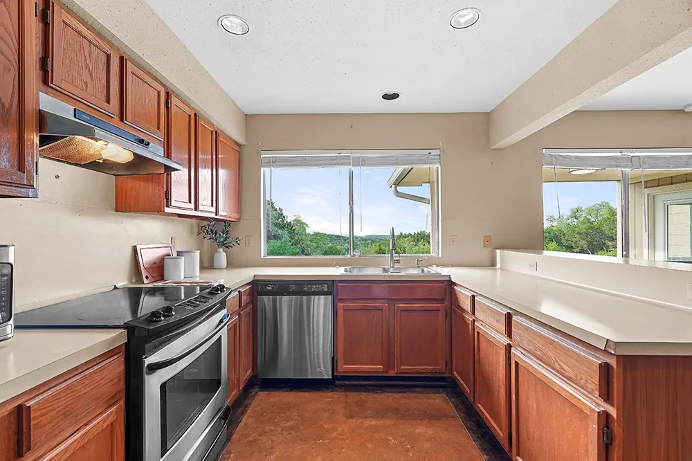 102 Rocky Creek Road Dripping Springs, TX 78620
