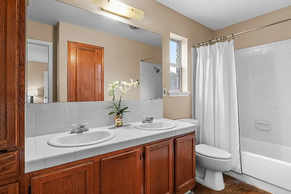 102 Rocky Creek Road Dripping Springs, TX 78620