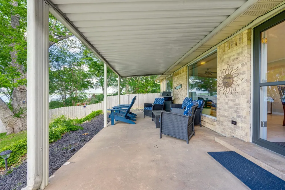 23340 Three Points Drive Berryville, TX 75763