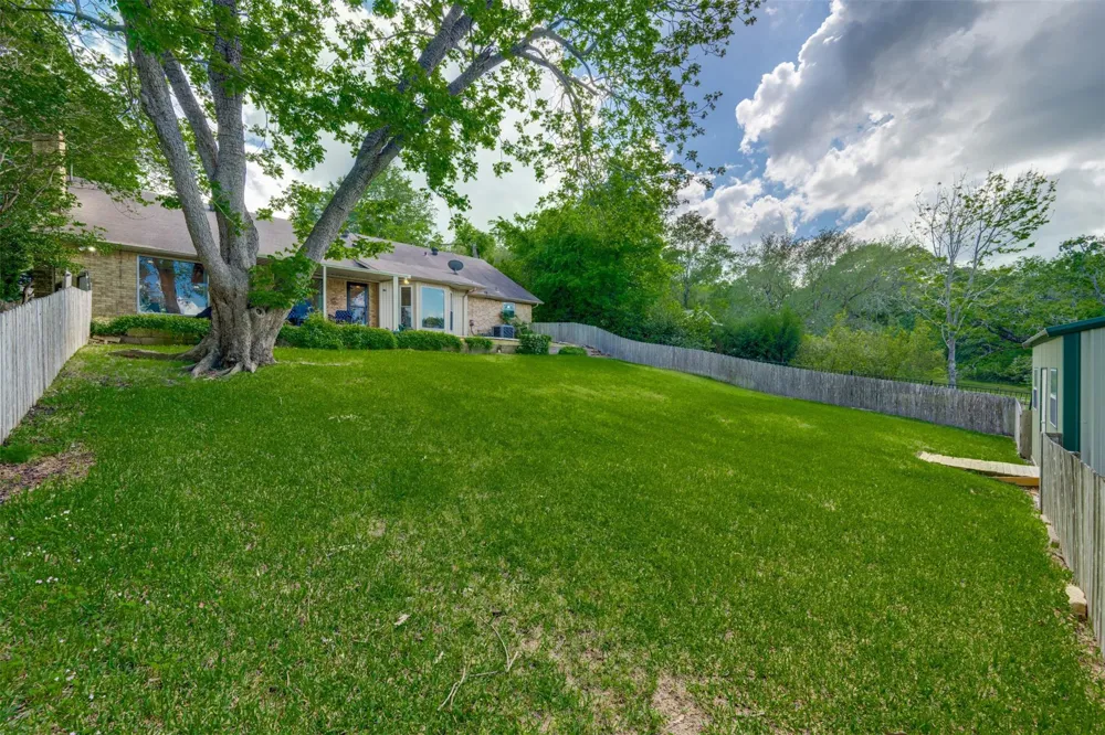 23340 Three Points Drive Berryville, TX 75763