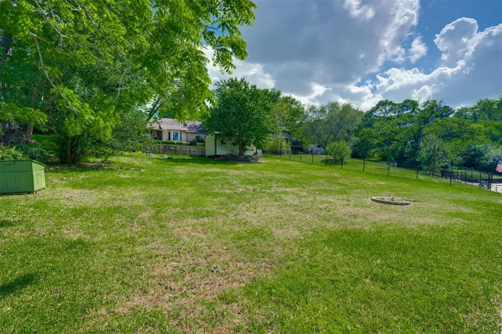 23340 Three Points Drive Berryville, TX 75763