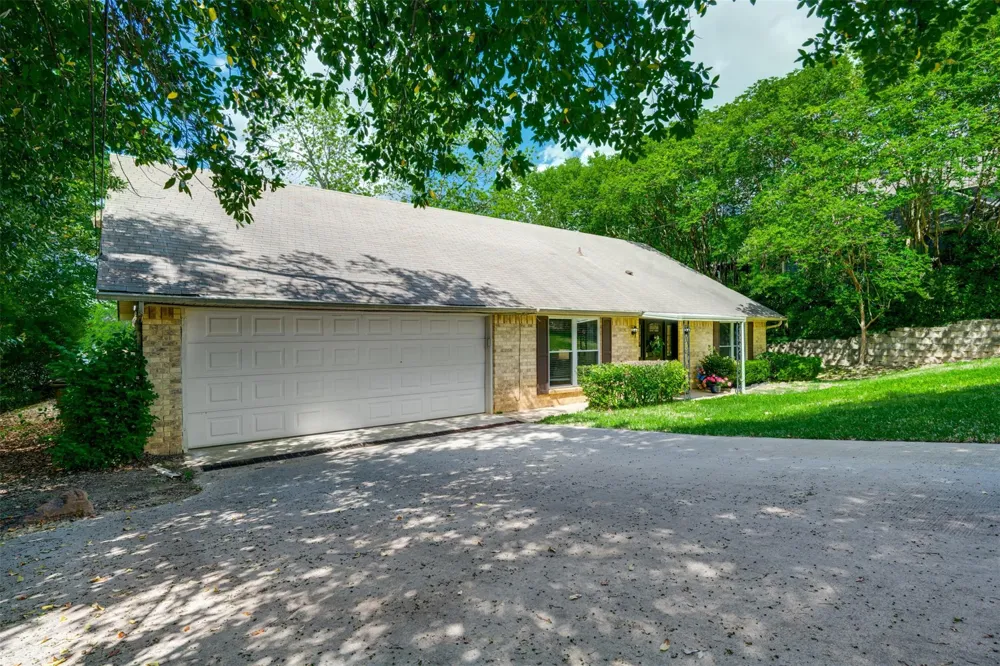 23340 Three Points Drive Berryville, TX 75763
