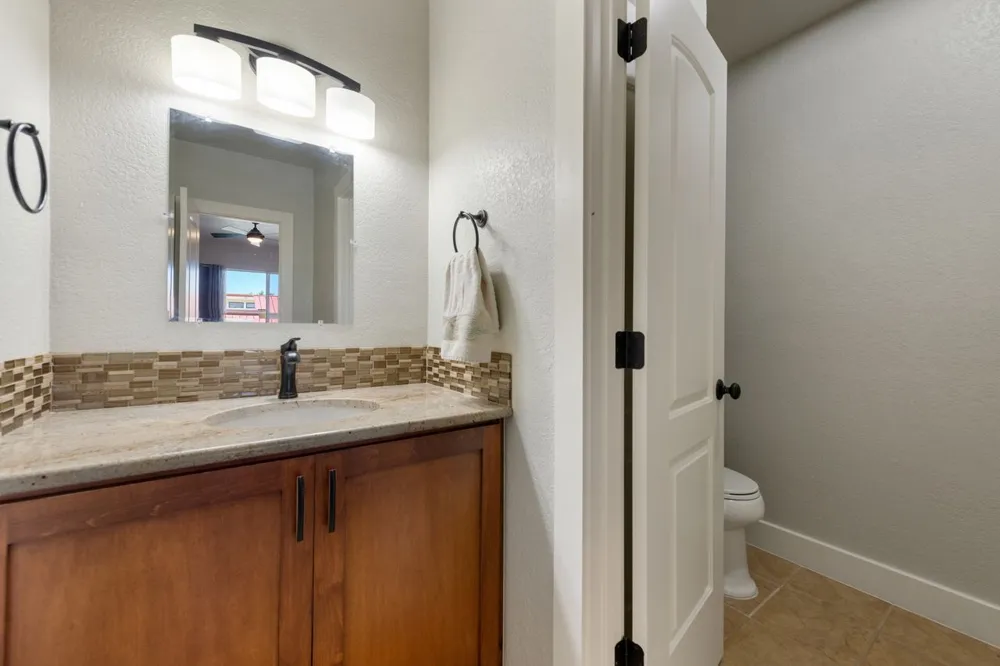 402 Hi Stirrup #E4 Horseshoe Bay, TX 78657