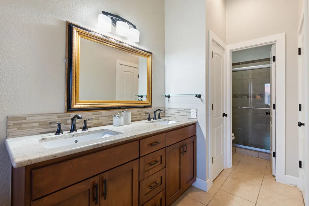 402 Hi Stirrup #E4 Horseshoe Bay, TX 78657