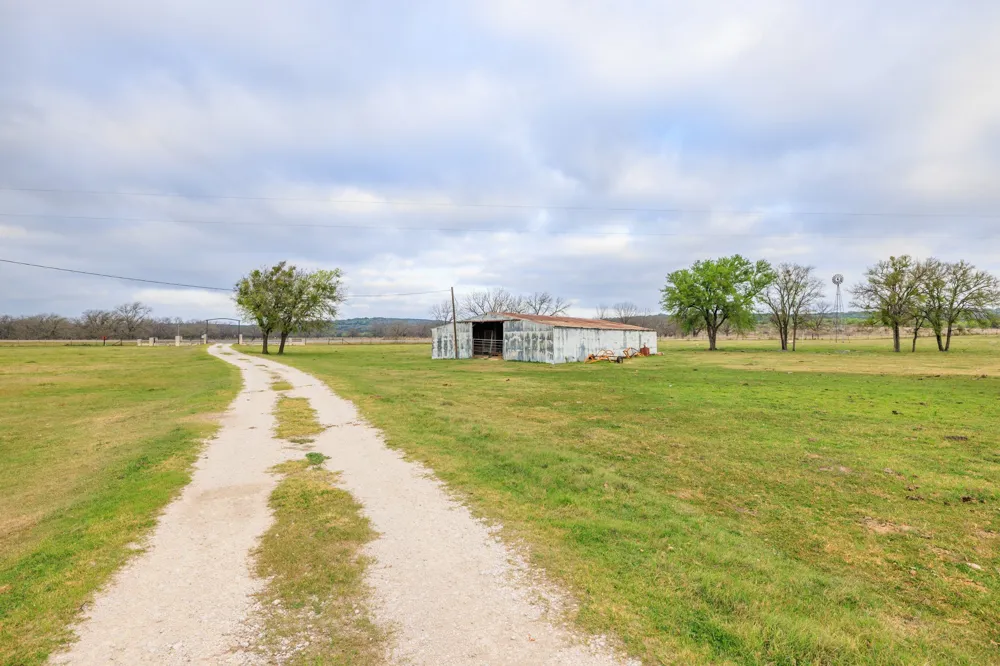 10250 E Fm 501 San Saba, TX 76877