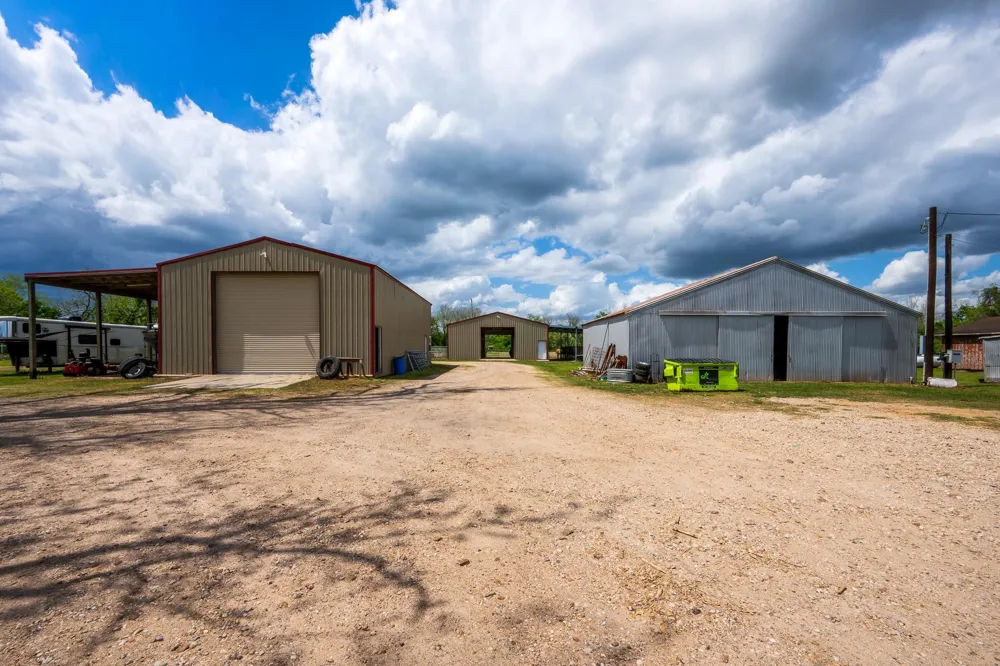 8283 Ashwood Road Van Vleck, TX 77482