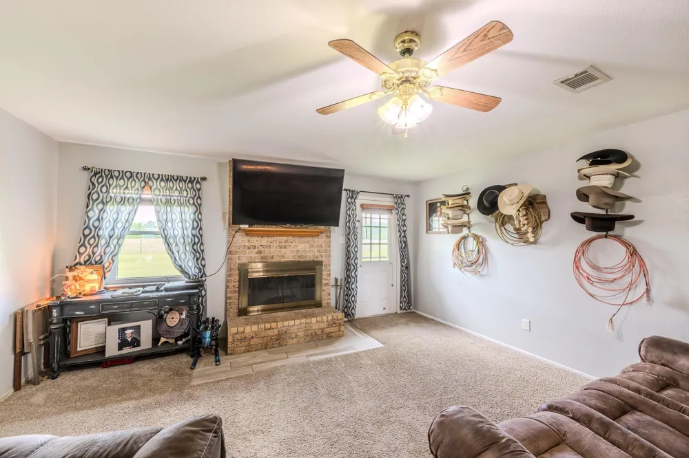 8283 Ashwood Road Van Vleck, TX 77482