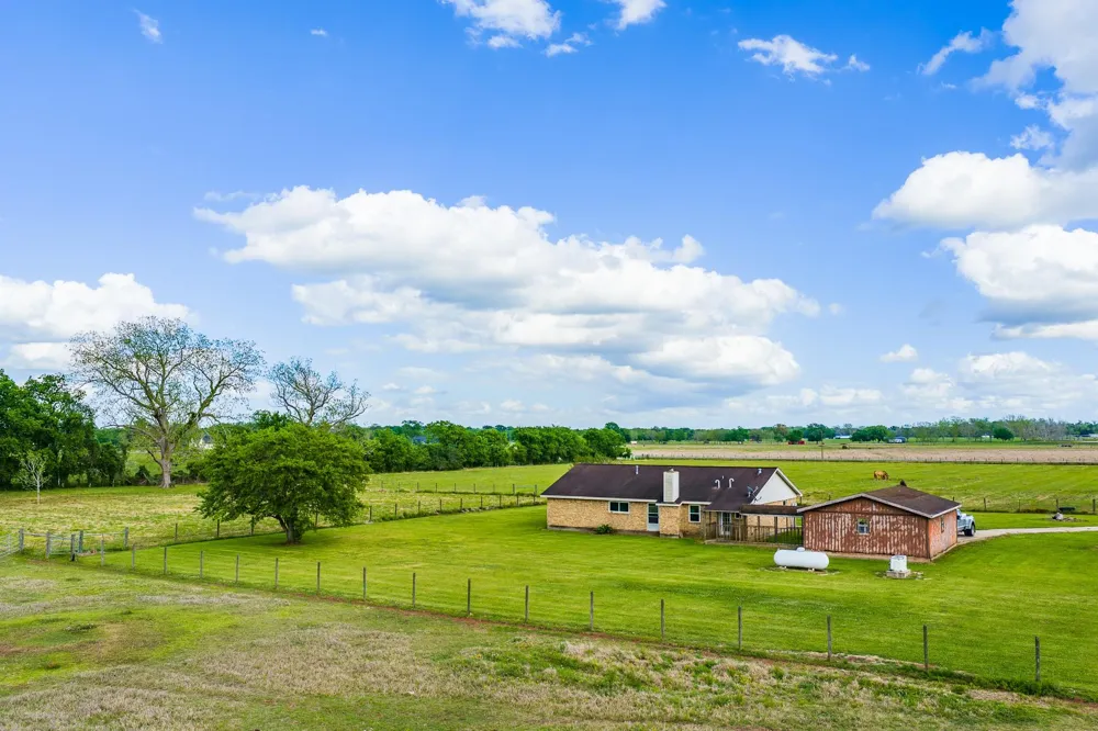 8283 Ashwood Road Van Vleck, TX 77482