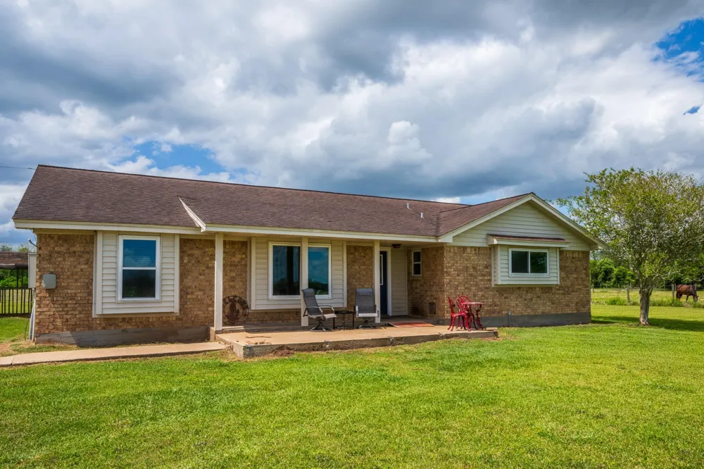 8283 Ashwood Road Van Vleck, TX 77482