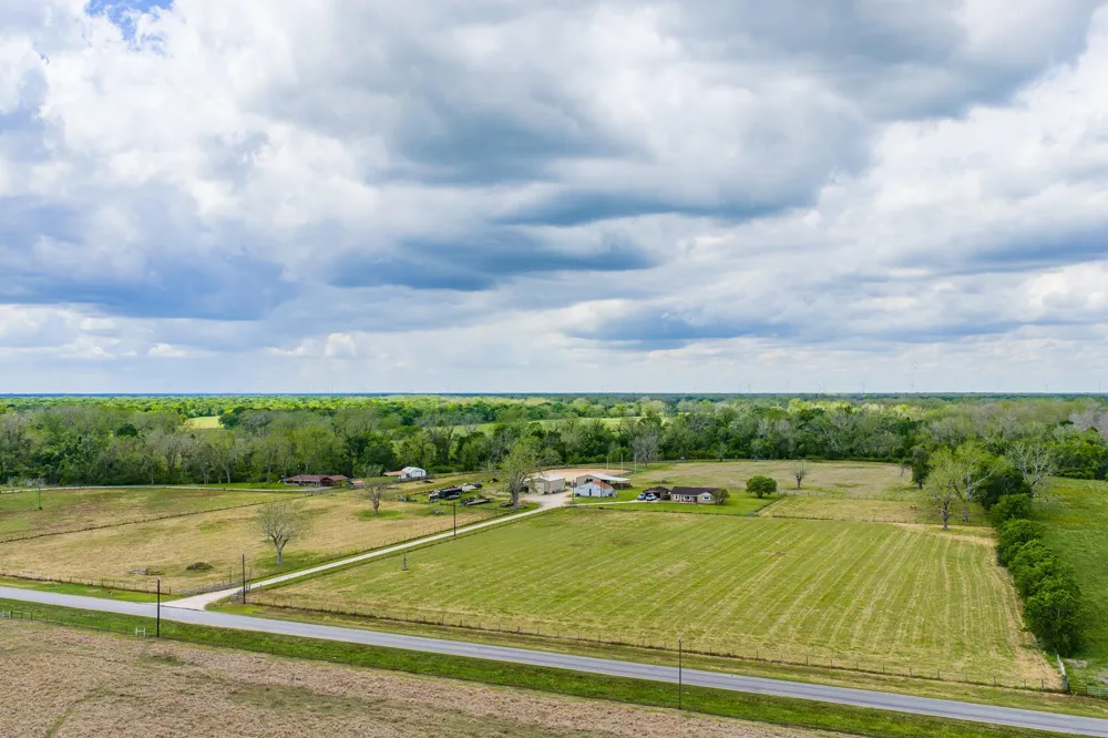 8283 Ashwood Road Van Vleck, TX 77482
