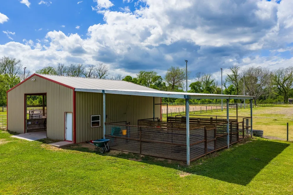 8283 Ashwood Road Van Vleck, TX 77482