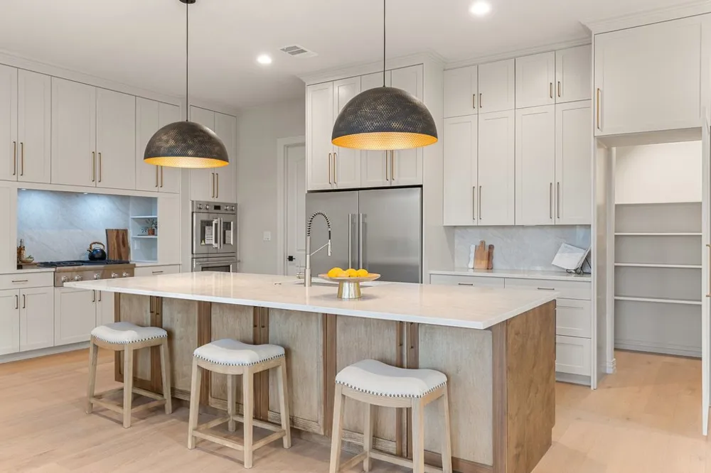 999 Enchanted Oaks Drive Driftwood, TX 78619
