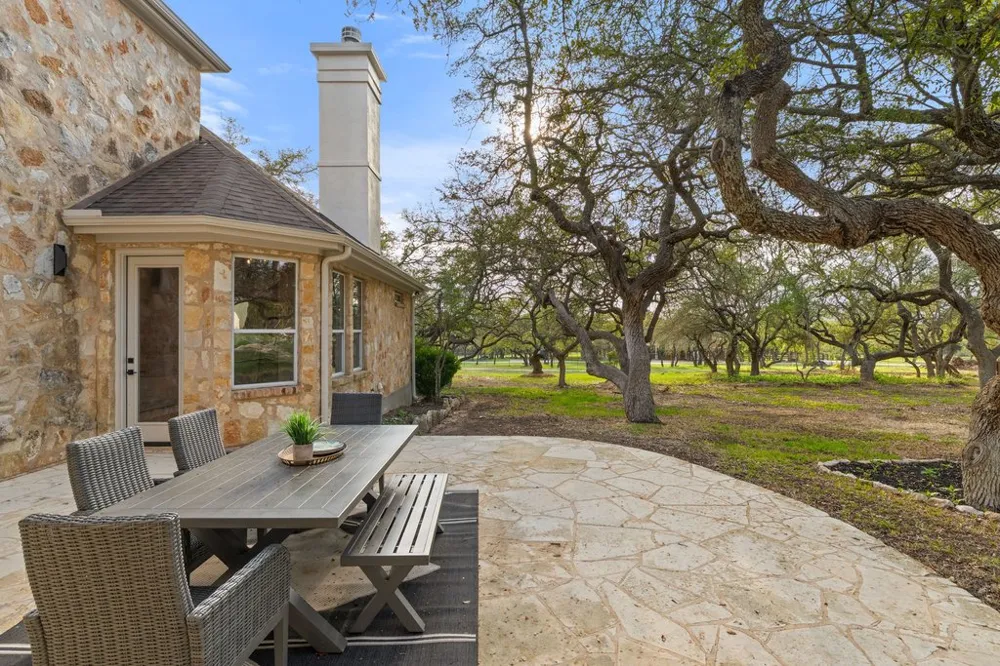 999 Enchanted Oaks Drive Driftwood, TX 78619