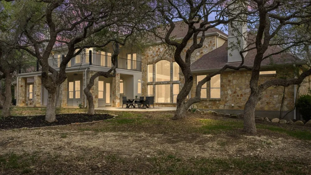 999 Enchanted Oaks Drive Driftwood, TX 78619