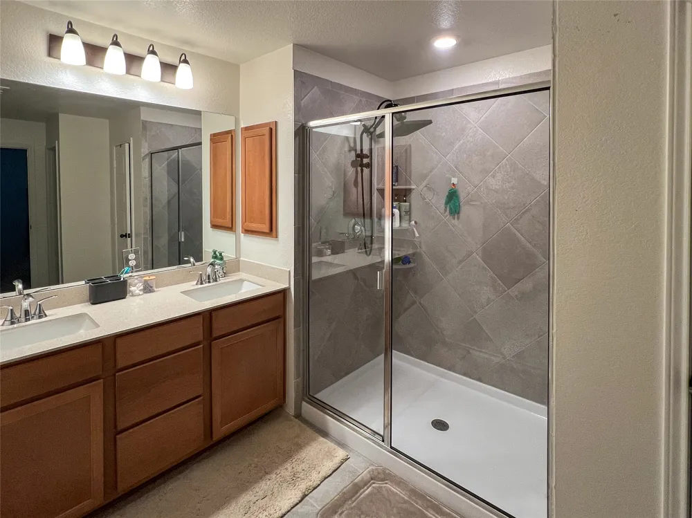 221 Summit Drive Lockhart, TX 78644