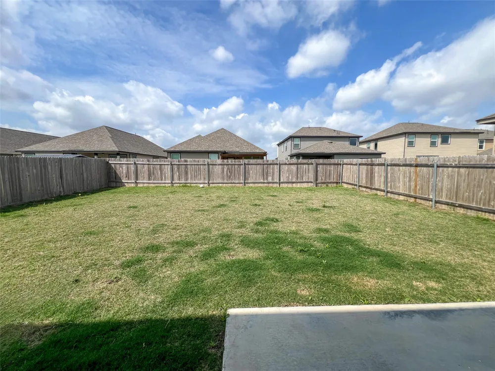 221 Summit Drive Lockhart, TX 78644