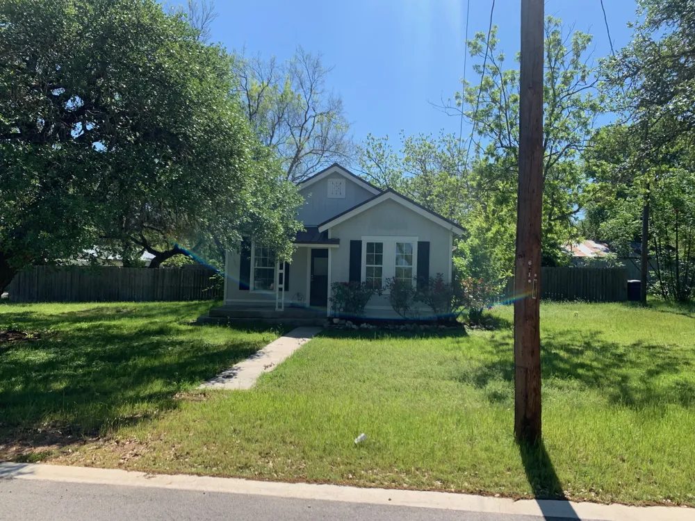 435 West Street Bertram, TX 78605