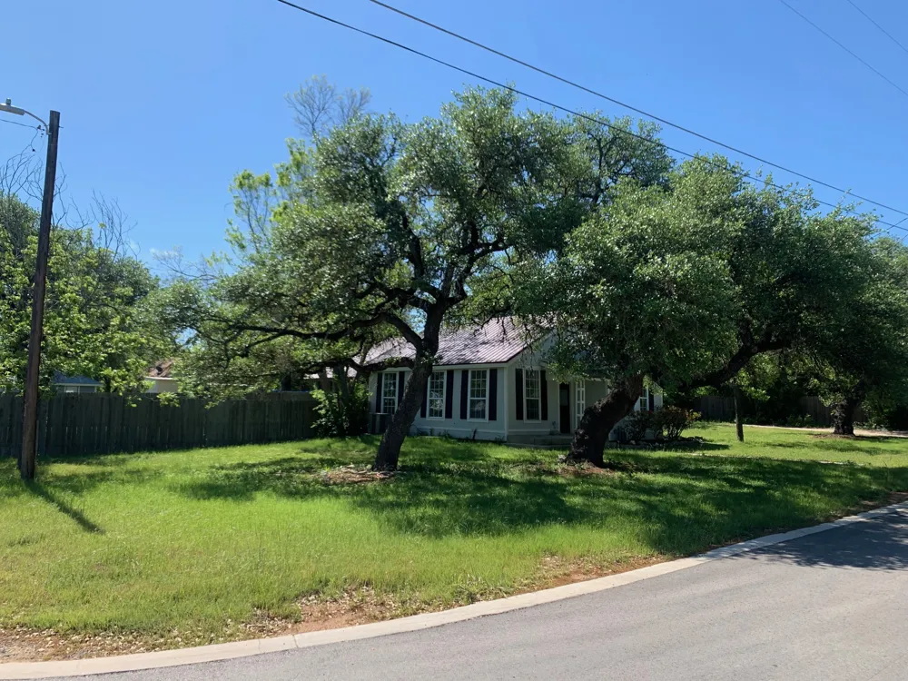 435 West Street Bertram, TX 78605