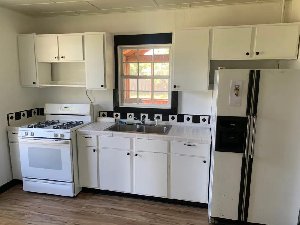 435 West Street Bertram, TX 78605