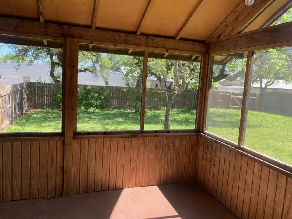 435 West Street Bertram, TX 78605