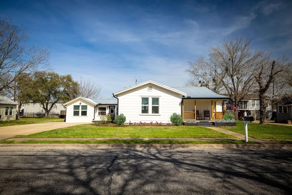 215 Paulus Street Schulenburg, TX 78956